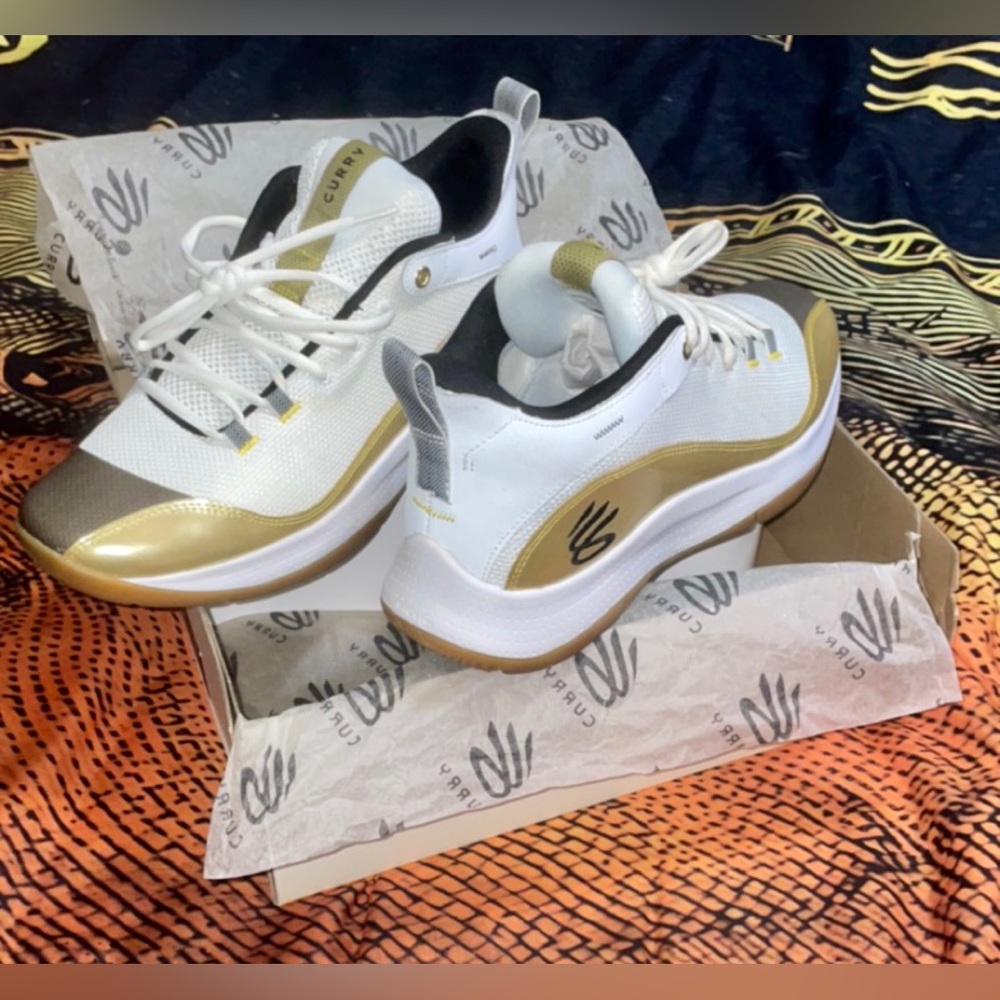 Steph Curry’s / size 11half /under armor brand
